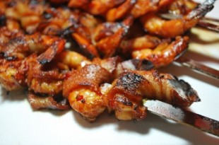 Pyszne krewetki grillowane na węglu drzewnym