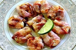 Krewetki w bekonie z grilla