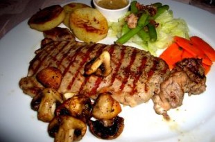 Grillowane polędwiczki z pieczonymi ziemniaczkami