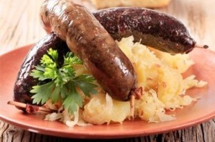 Grillowana kaszanka z kapustą
